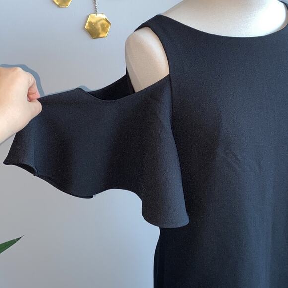 Chelsea28 Small Black Cold-Shoulder Ruffle Short Sleeve Shift Mini Dress - Picture 3 of 8